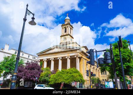 Die St. Peter`s Church, Eaton Square, ist eine Pfarrkirche der englischen Kirche am östlichen Ende des Eaton Square, Belgravia, London. Es ist ein neoklassizistisches Gebäude Stockfoto